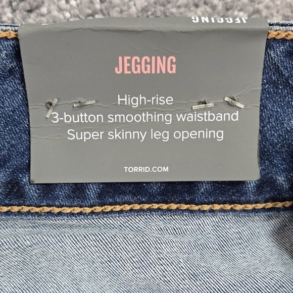 Torrid NWT Jegging Skinny Super Soft High Rise Jean Mesa Released Hem Stretch - Picture 9 of 10